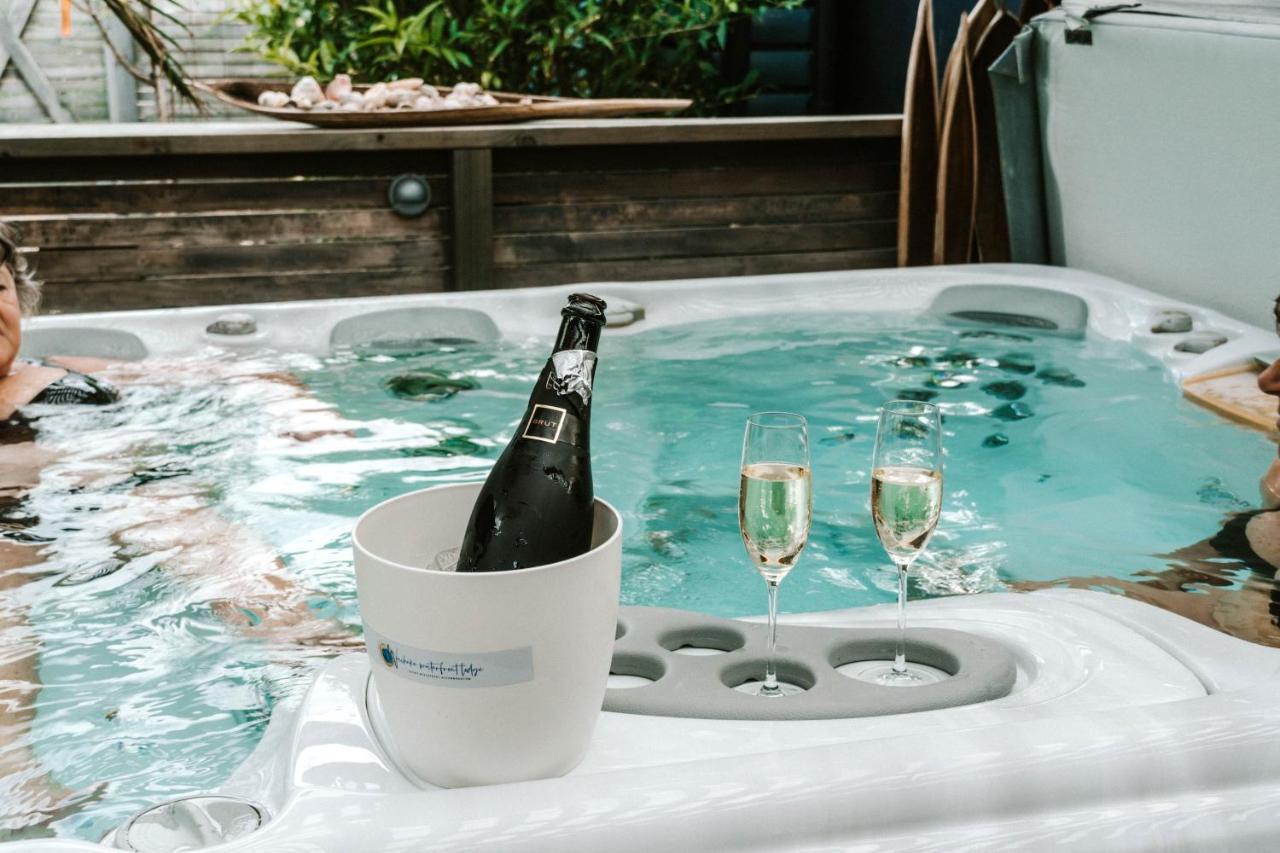 Waiheke Waterfront Lodge Oneroa エクステリア 写真