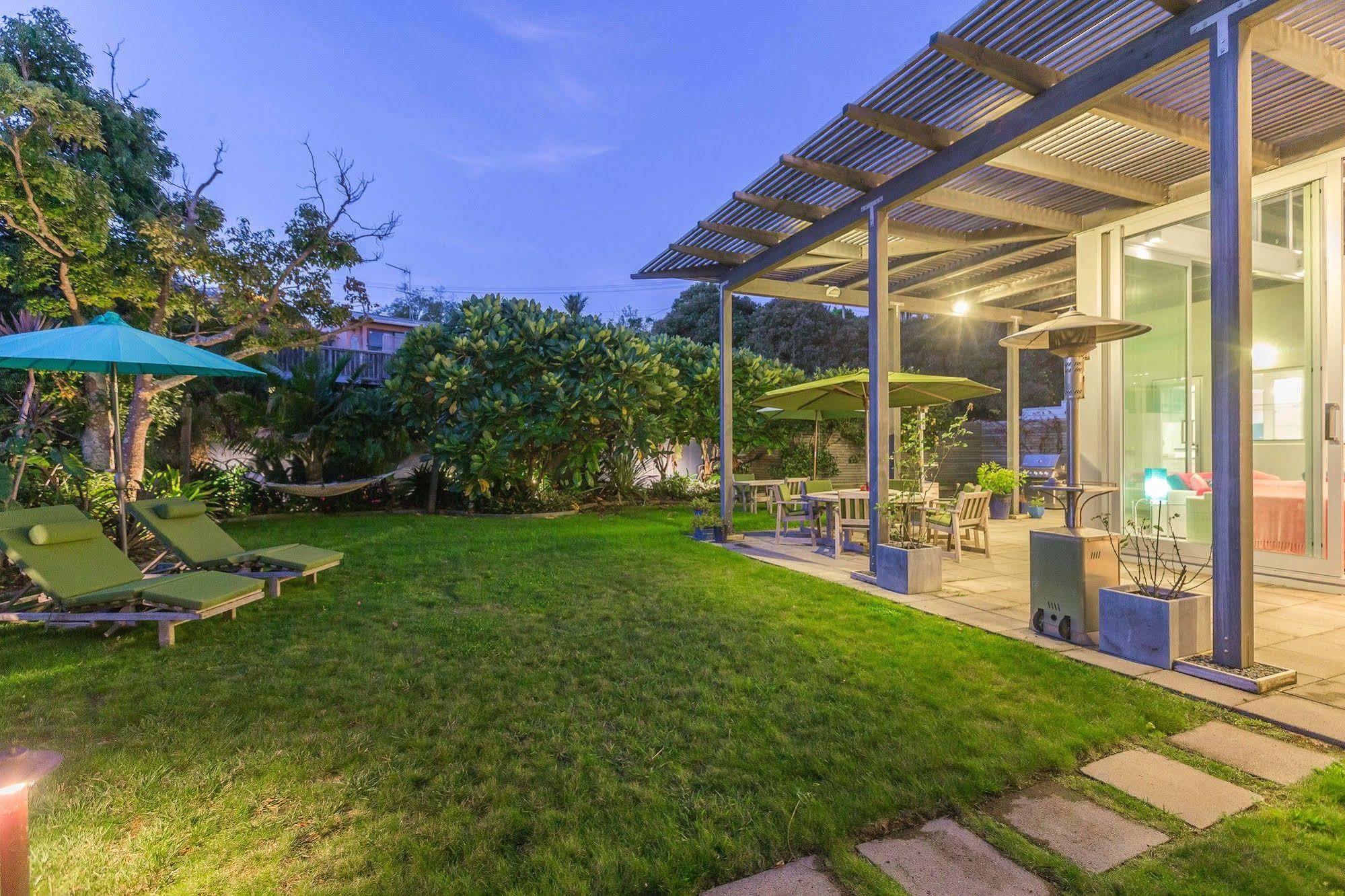 Waiheke Waterfront Lodge Oneroa エクステリア 写真