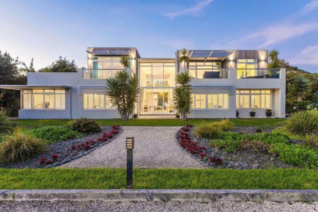 Waiheke Waterfront Lodge Oneroa エクステリア 写真