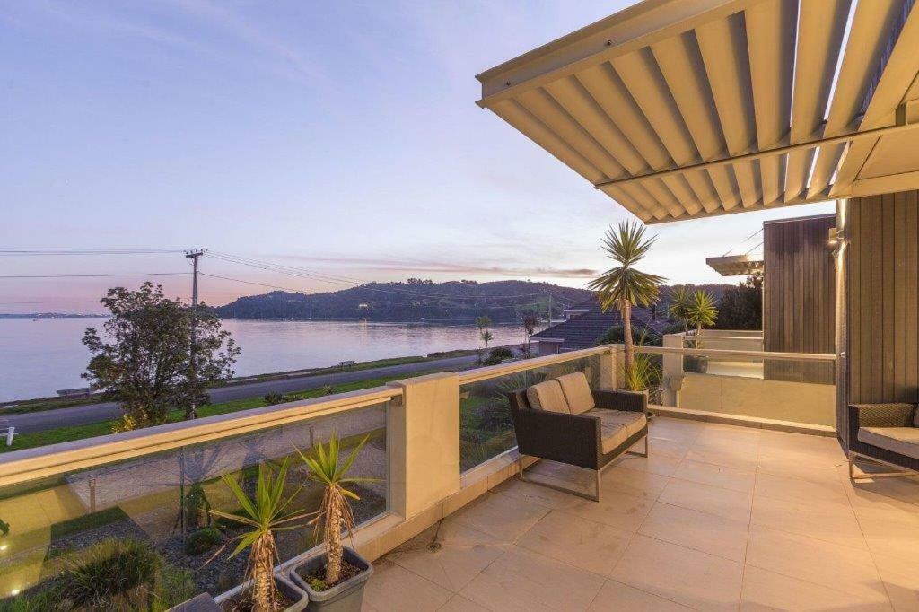 Waiheke Waterfront Lodge Oneroa エクステリア 写真