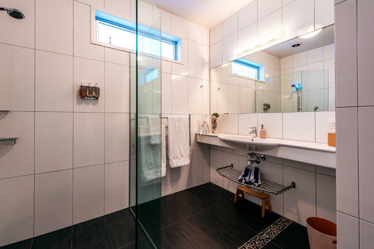 Waiheke Waterfront Lodge Oneroa エクステリア 写真